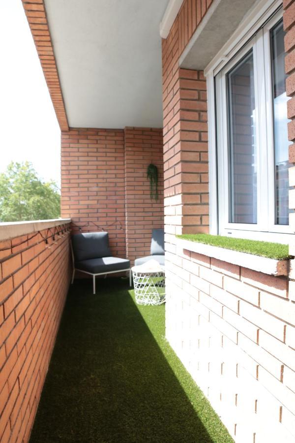 Modern Apartament Al Costat Del Parc De La Devesa Girona Exterior photo